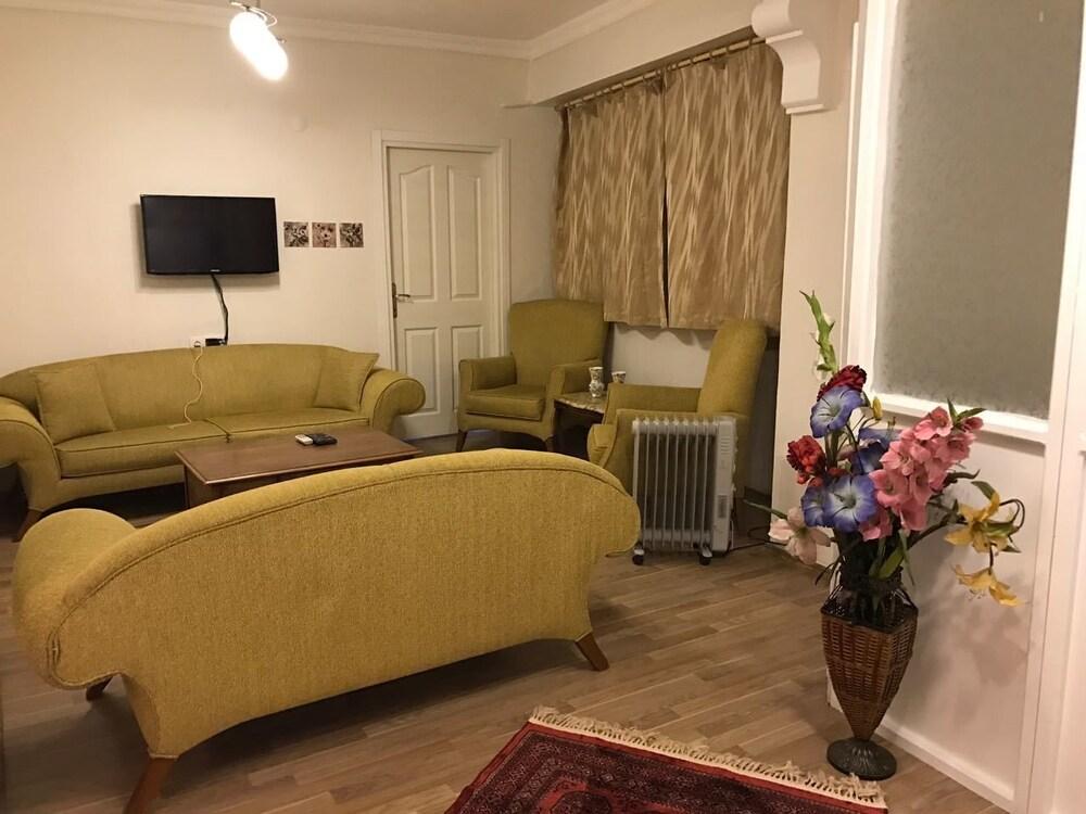 Nelly Guesthouse Стамбул Экстерьер фото